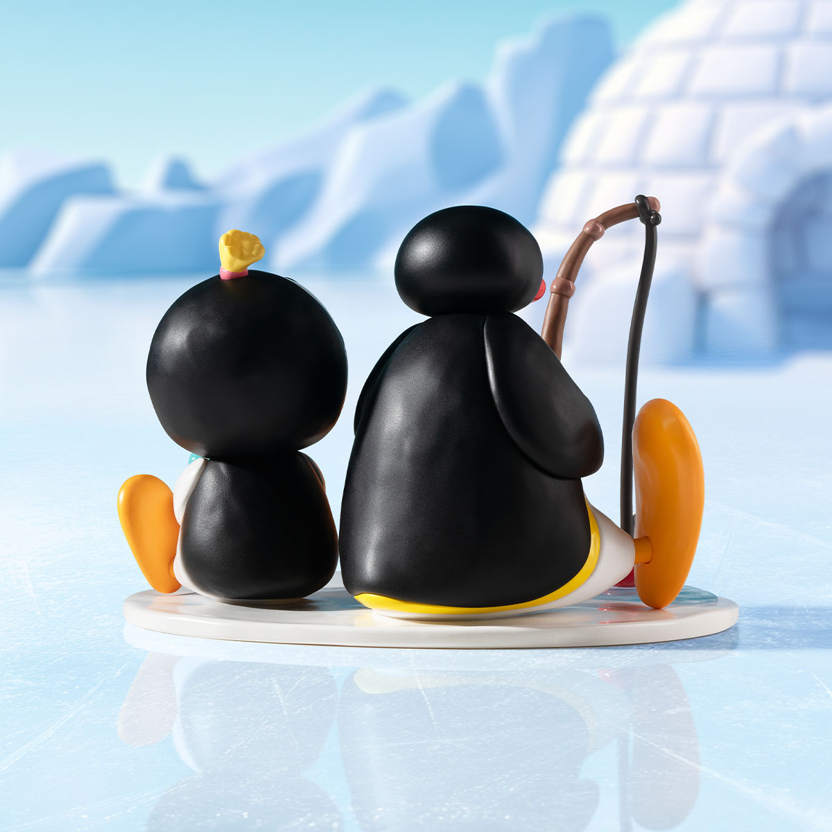 Fishing Time Collectible Figure – 18cm Designer Statue with Penguin & Winter Theme - Image 8